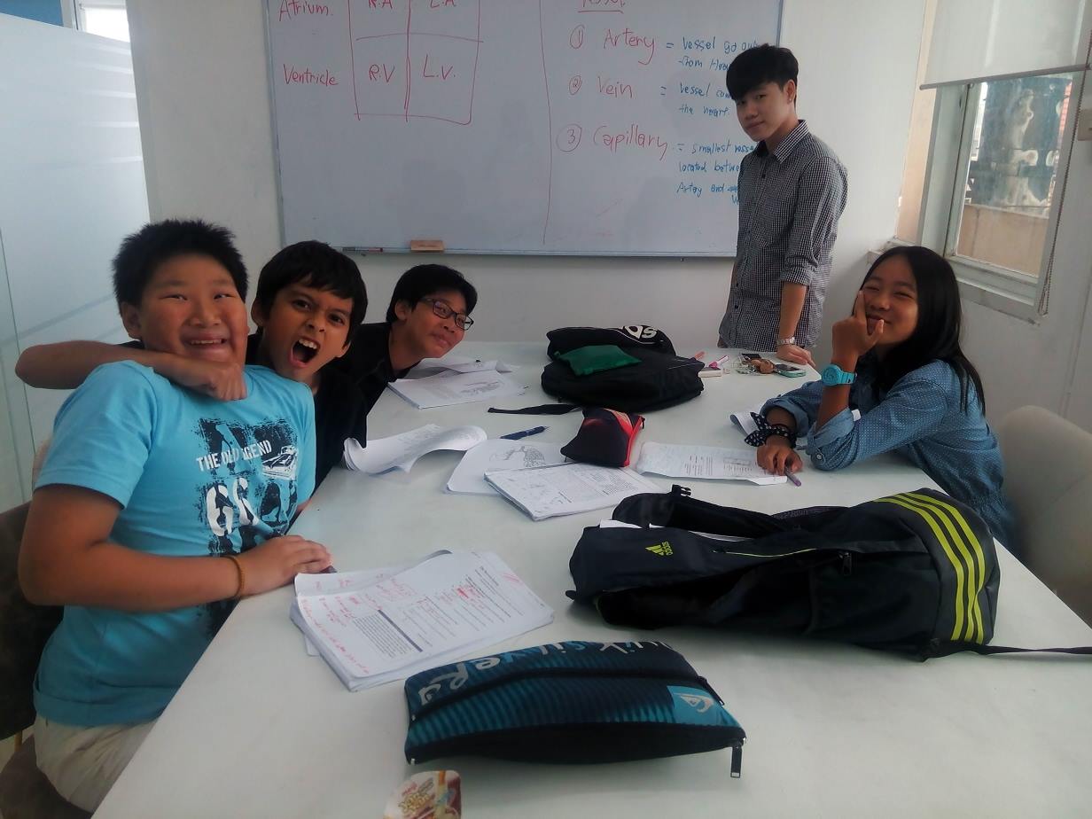 บรรยากาศสอนเด็กเล็ก